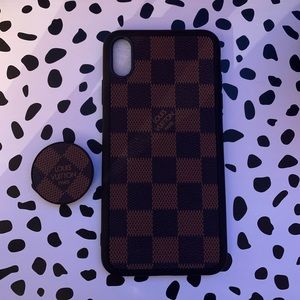 iPhone XS phone case with pop socket